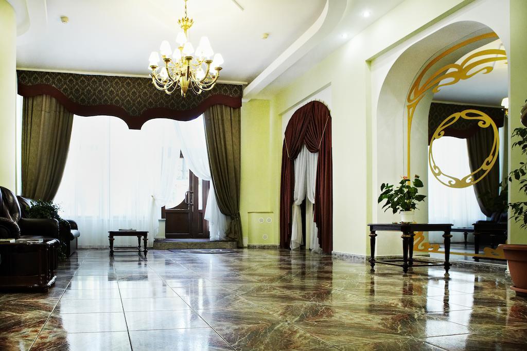 Astoria Hotel Dnjepropetovsk Buitenkant foto