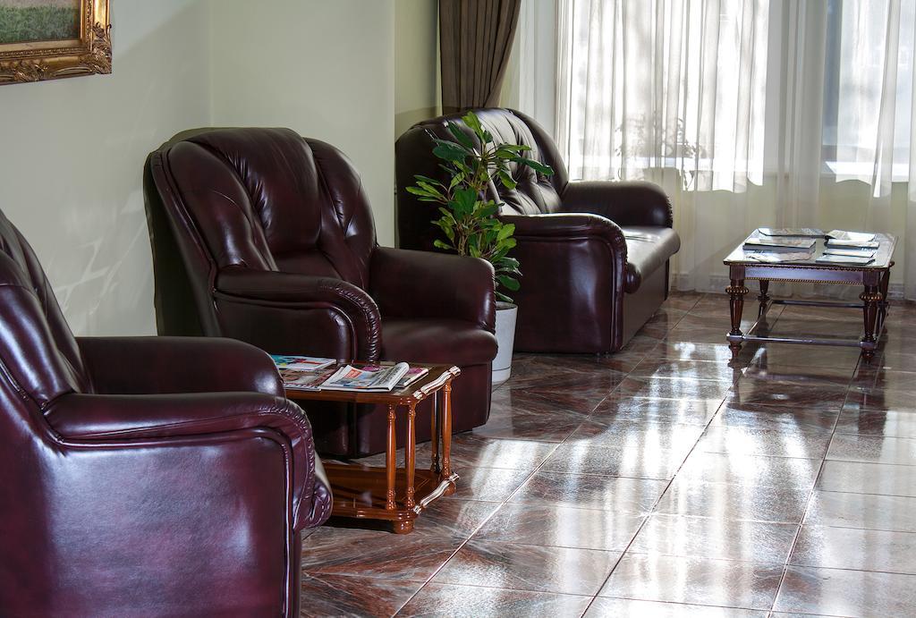 Astoria Hotel Dnjepropetovsk Buitenkant foto